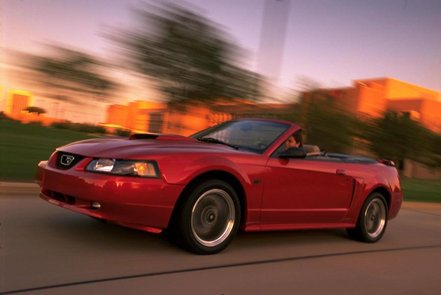  Ford Mustang GT Convertible 1999 года  (фото 46 из 74)